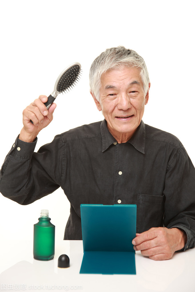 高級日本人如何通過專業(yè)沐浴用品實現頭發(fā)恢復與頭皮健康